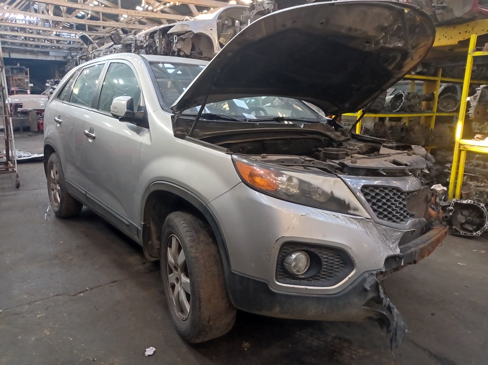  Kia SORENTO 2.4LTS. 2010 